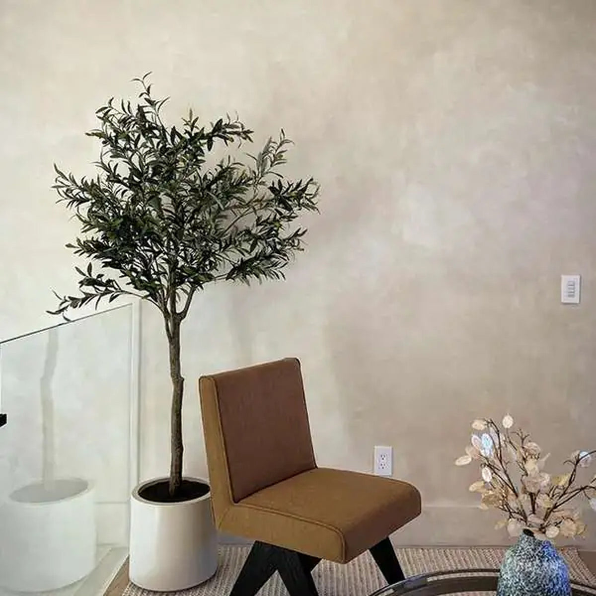 Interior wall finished in Meoded Lime Wash showing the soft mottled matte limewash texture